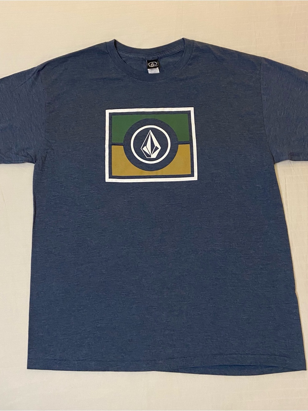 Volcom Navy Short Sleeve T-Shirt with Green and Mustard Graphic sz L